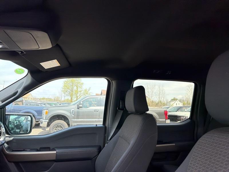 Ford F-150 STX SuperCrew 4WD 2025