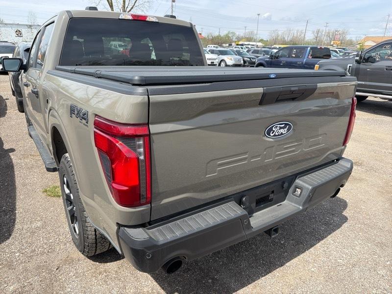 Ford F-150 STX SuperCrew 4WD 2025