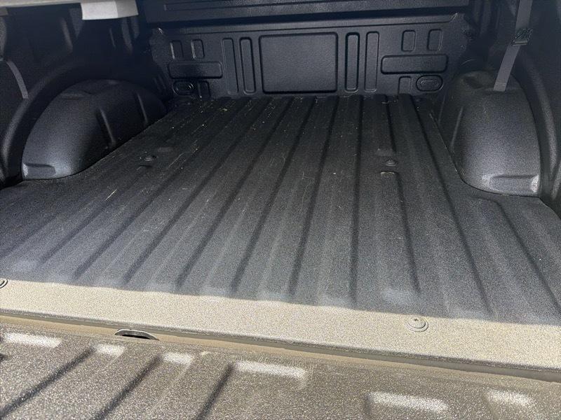 Ford F-150 STX SuperCrew 4WD 2025