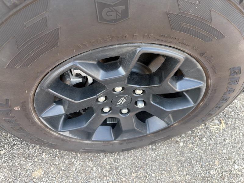 Ford F-150 STX SuperCrew 4WD 2025