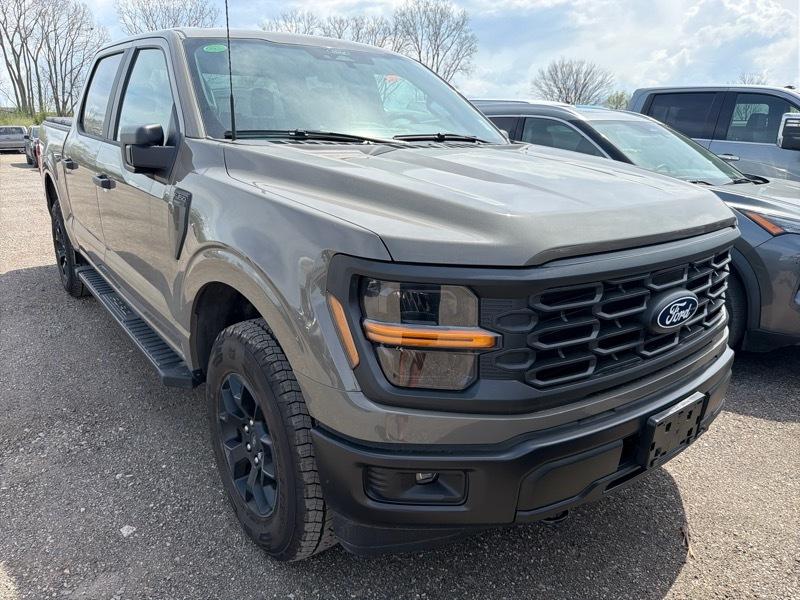 Ford F-150 STX SuperCrew 4WD 2025