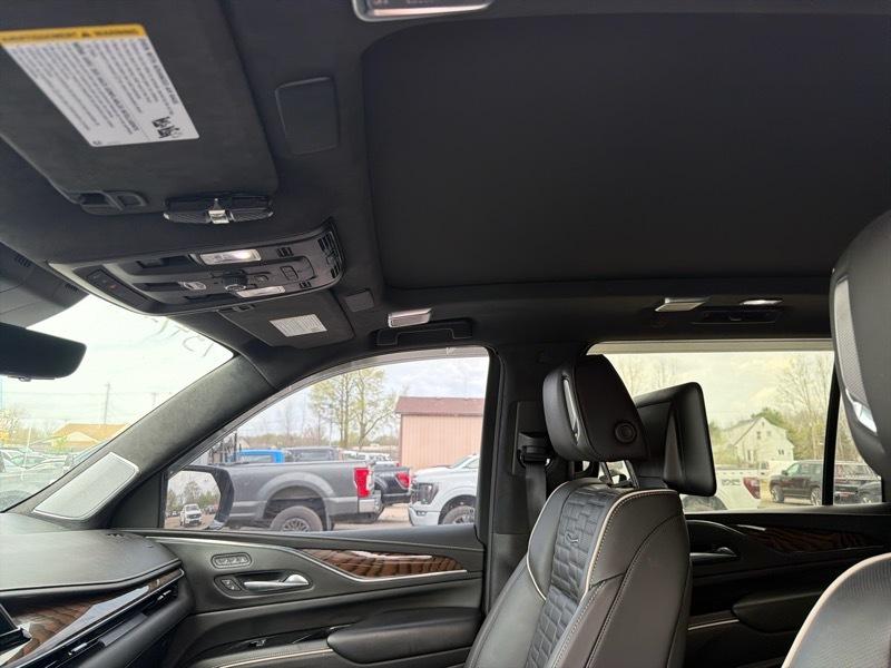 Cadillac Escalade ESV Sport Platinum AWD 2024