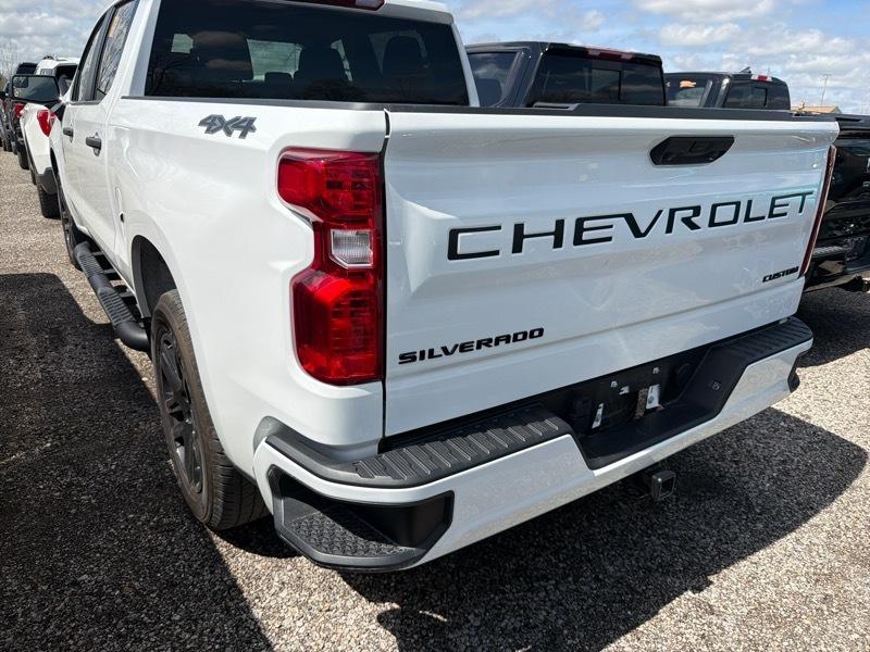 Chevrolet Silverado 1500 Custom Crew Cab 4WD 2024
