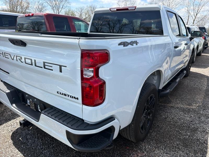 Chevrolet Silverado 1500 Custom Crew Cab 4WD 2024
