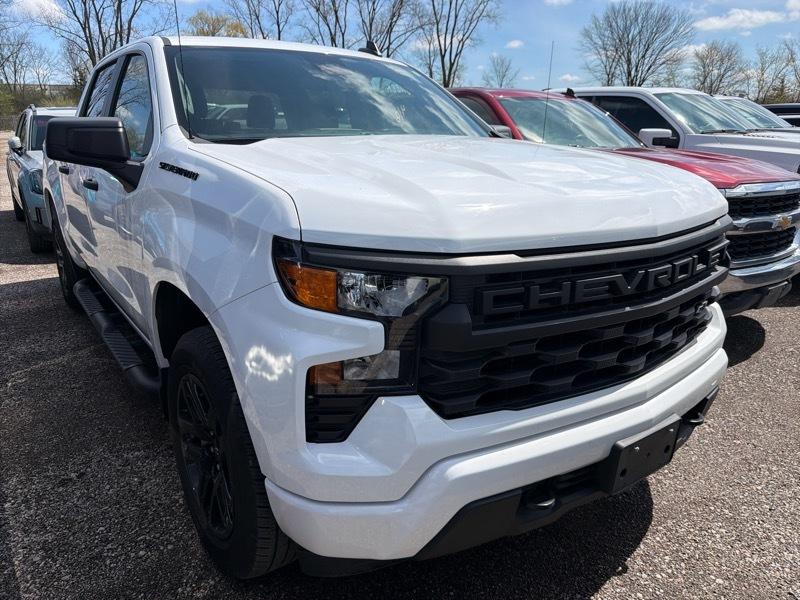 Chevrolet Silverado 1500 Custom Crew Cab 4WD 2024