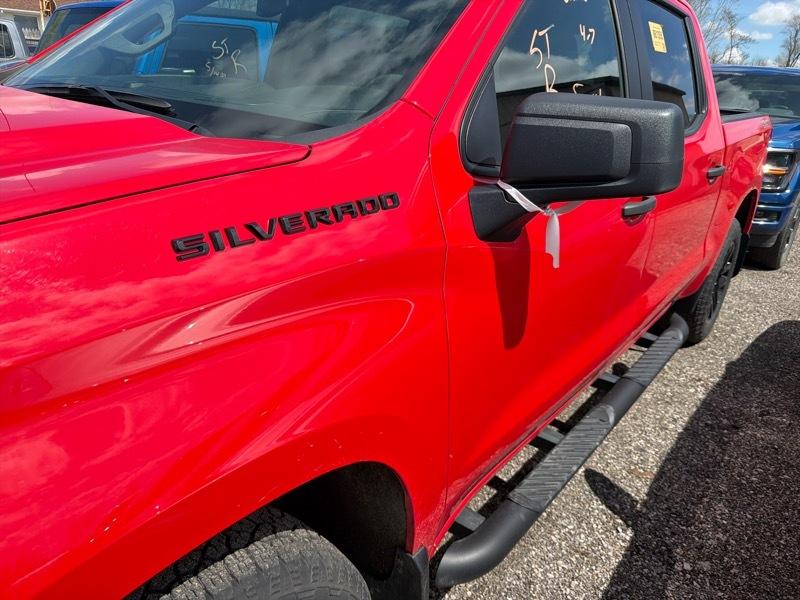 Chevrolet Silverado 1500 Custom Crew Cab 4WD 2024