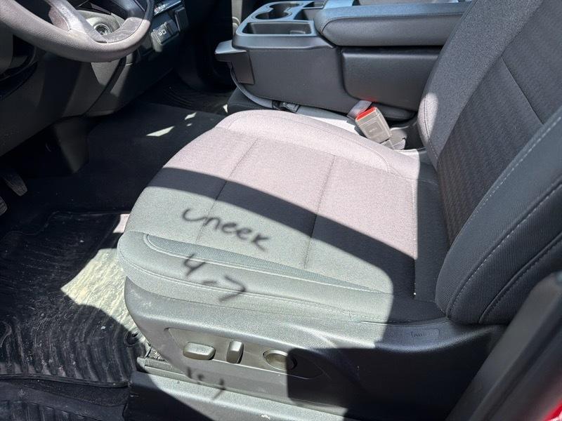 Chevrolet Silverado 1500 Custom Crew Cab 4WD 2024