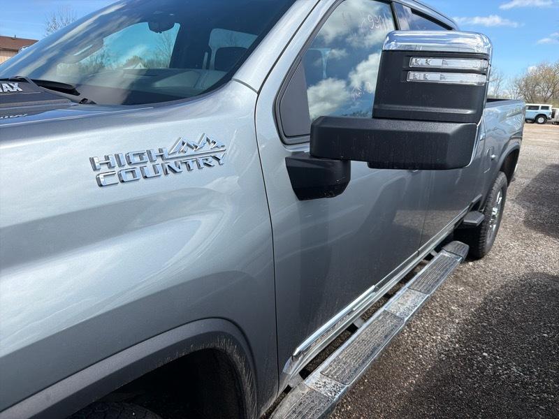 Chevrolet Silverado 2500HD High Country Crew Cab Short Box 4WD 2024
