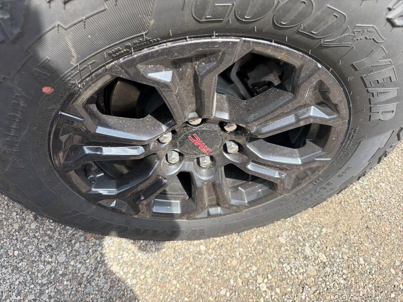 GMC Canyon Elevation Crew Cab 4WD 2025