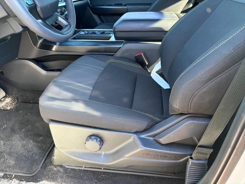 Ford F-150 STX SuperCrew 4WD 2025