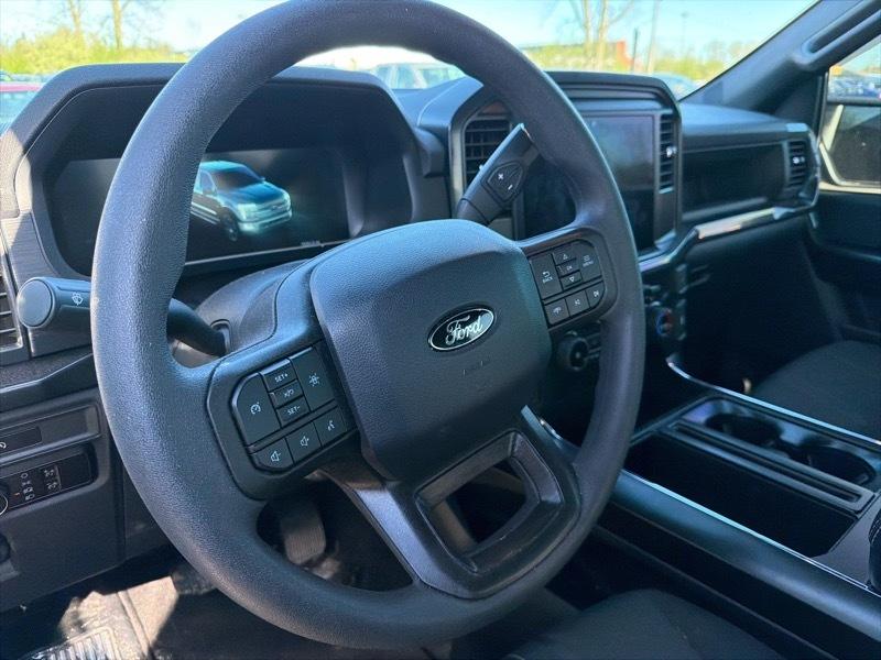 Ford F-150 STX SuperCrew 4WD 2025