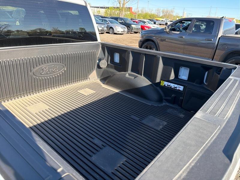 Ford F-150 STX SuperCrew 4WD 2025