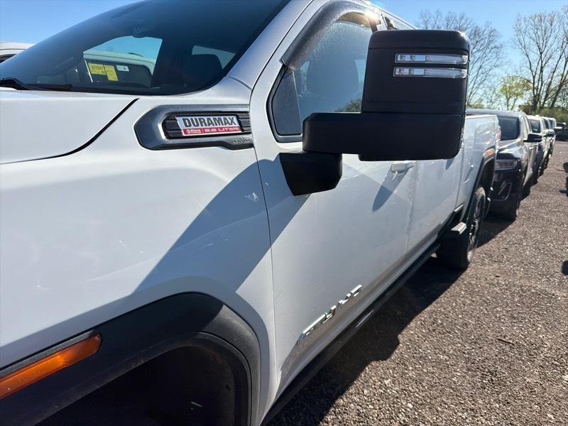 GMC Sierra 2500HD AT4 Crew Cab 4WD 2023
