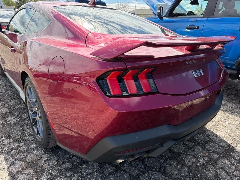 Ford Mustang GT Premium Coupe 2025