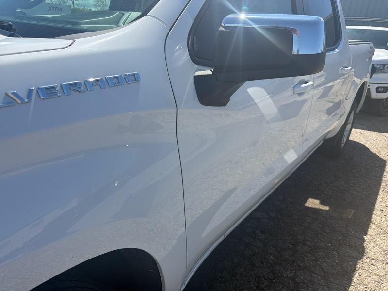 Chevrolet Silverado 1500 LT Crew Cab 4WD 2023