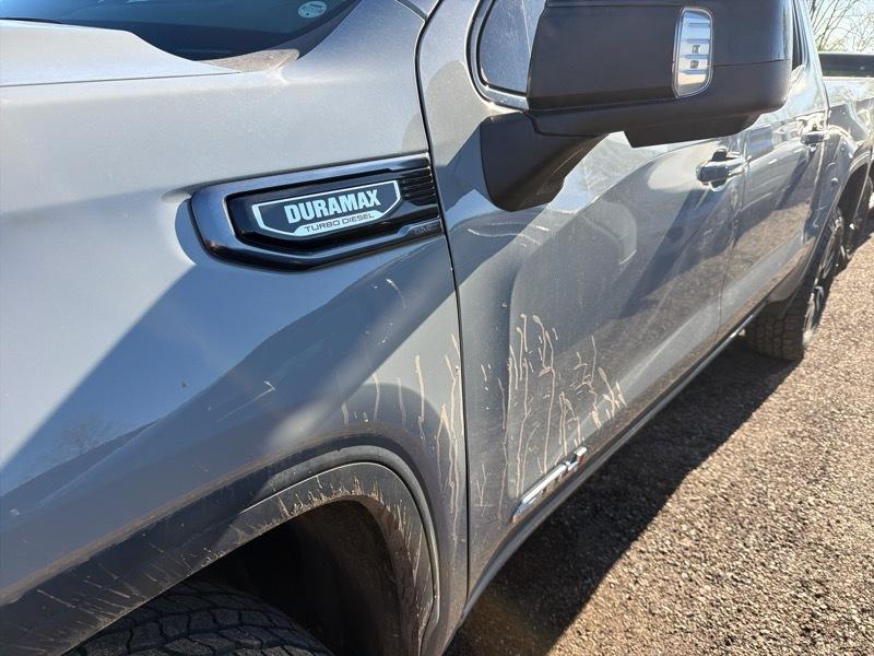 GMC Sierra 1500 AT4 Crew Cab 4WD 2024