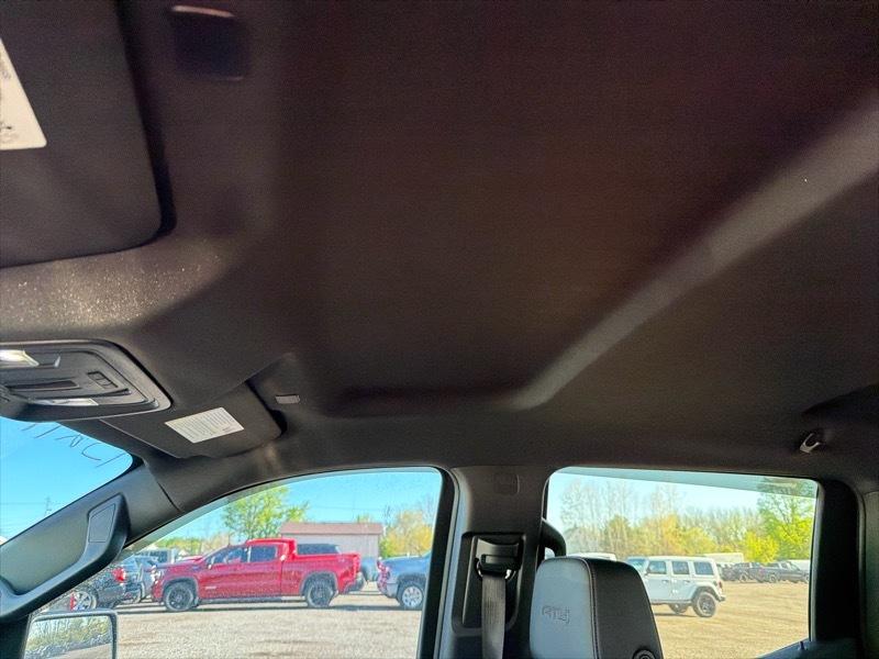 GMC Sierra 1500 AT4 Crew Cab 4WD 2024