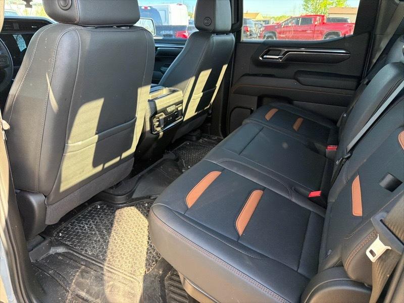 GMC Sierra 1500 AT4 Crew Cab 4WD 2024