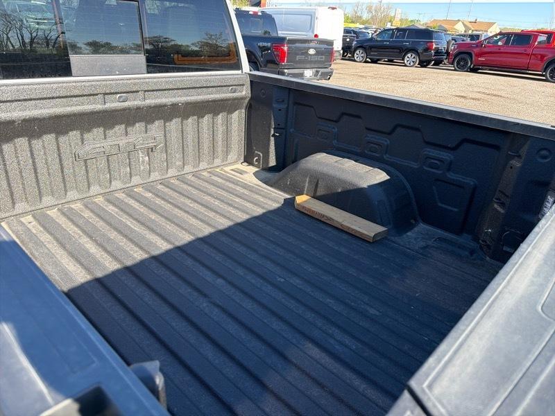 GMC Sierra 1500 AT4 Crew Cab 4WD 2024