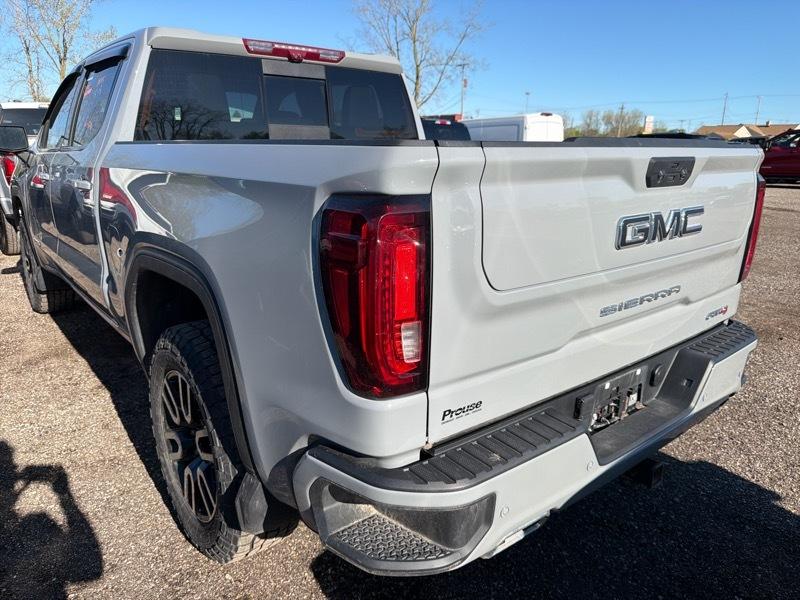 GMC Sierra 1500 AT4 Crew Cab 4WD 2024