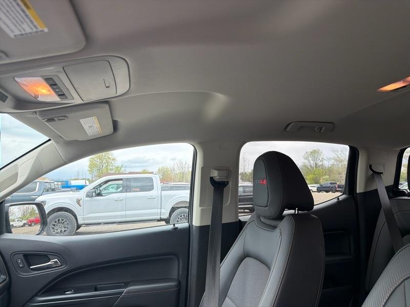GMC Canyon AT4 Crew Cab w/Cloth 4WD 2021
