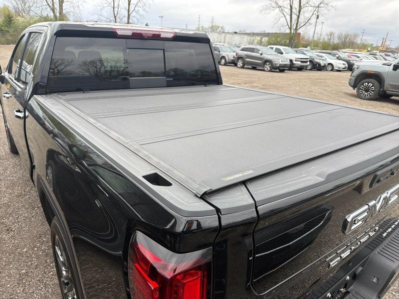 GMC Sierra 1500 Denali Ultimate Crew Cab 4WD 2025