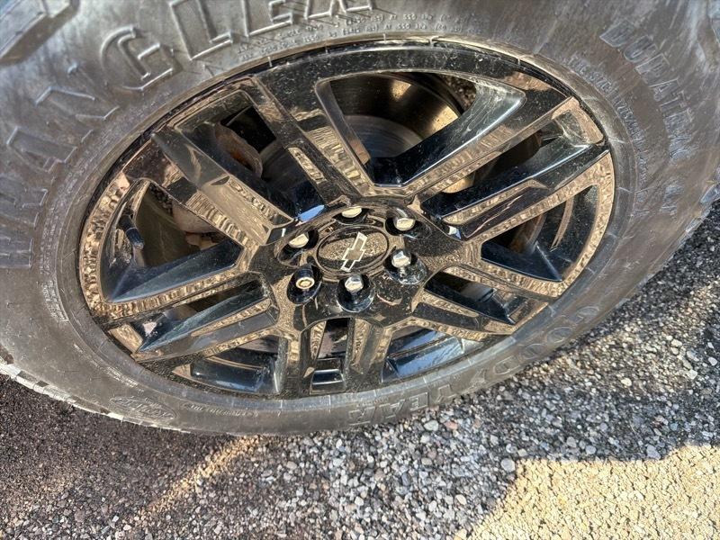Chevrolet Silverado 1500 Custom Trail Boss Crew Cab Short Box 4WD 2021