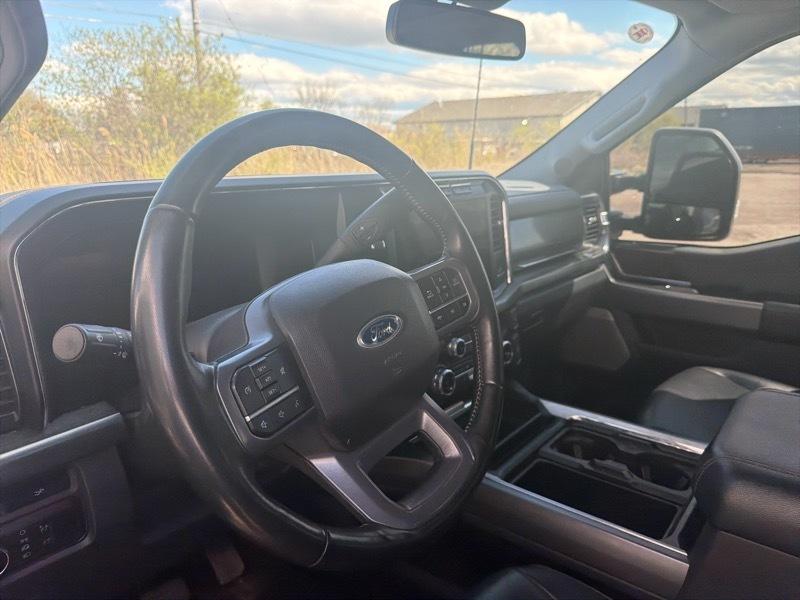 Ford F-250 SD Lariat Crew Cab 4WD 2023