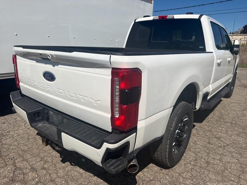Ford F-250 SD Lariat Crew Cab 4WD 2023