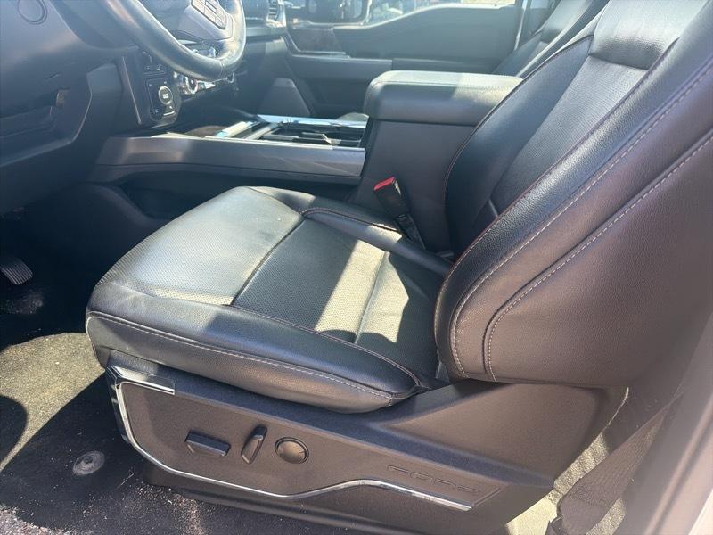 Ford F-250 SD Lariat Crew Cab 4WD 2023