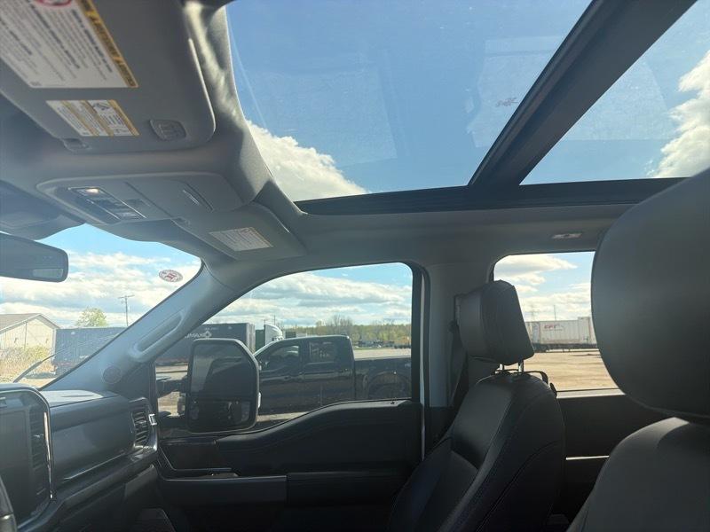 Ford F-250 SD Lariat Crew Cab 4WD 2023