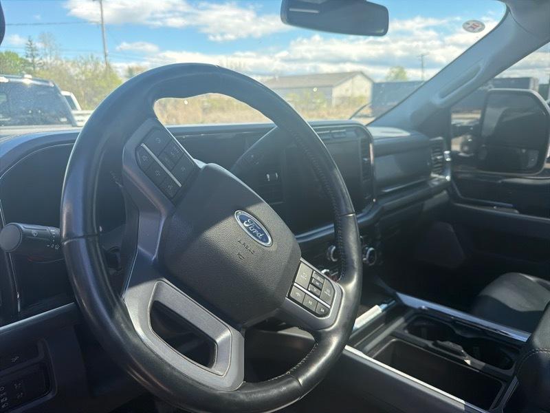 Ford F-250 SD Lariat Crew Cab 4WD 2023