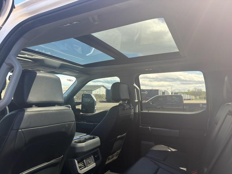 Ford F-250 SD Lariat Crew Cab 4WD 2023