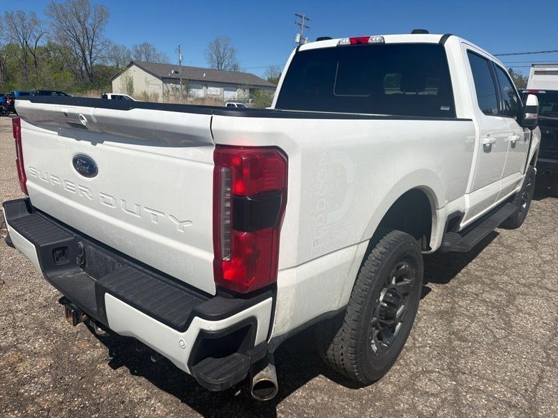 Ford F-250 SD Lariat Crew Cab 4WD 2023