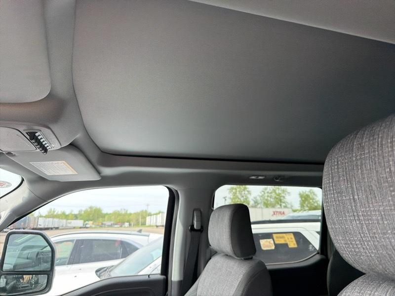 Ford F-250 SD XLT Crew Cab 4WD 2024