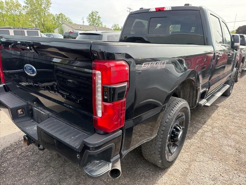 Ford F-250 SD XLT Crew Cab 4WD 2024