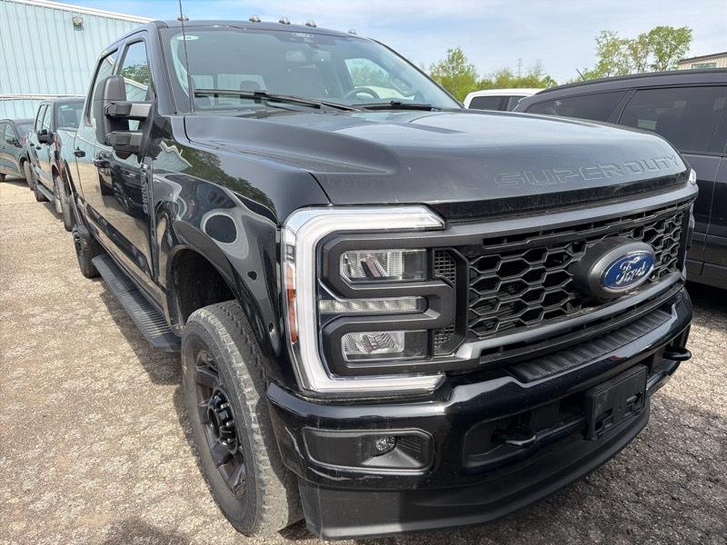 Ford F-250 SD XLT Crew Cab 4WD 2024
