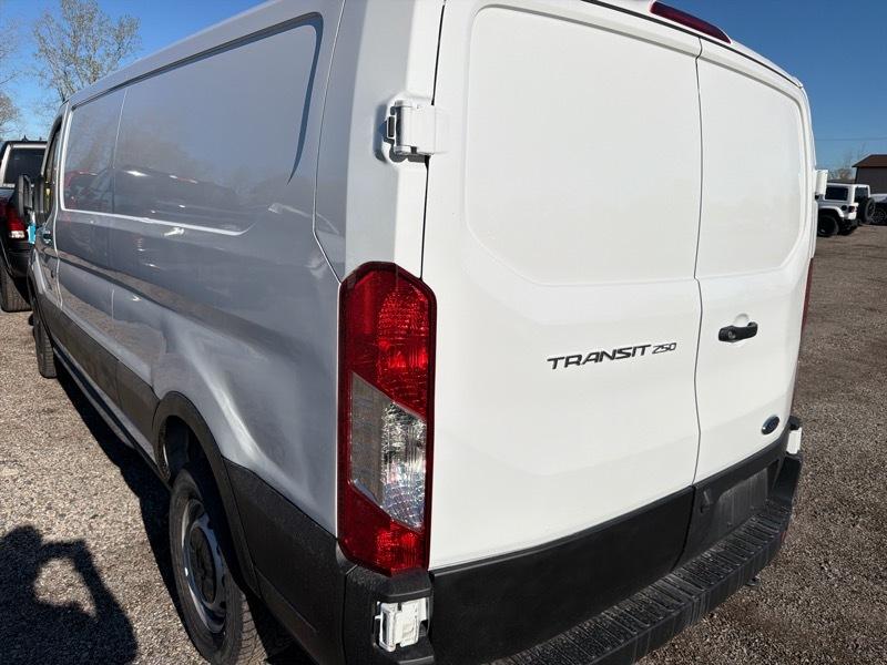 Ford Transit 250 Van 2025