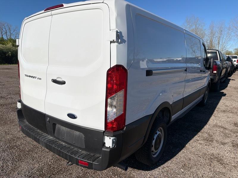 Ford Transit 250 Van 2025