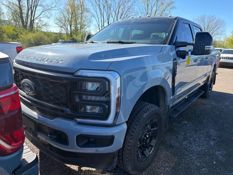 Ford F-350 SD Lariat Crew Cab Long Bed 4WD 2024