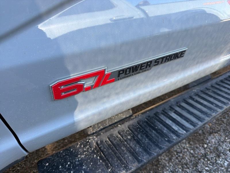 Ford F-350 SD Lariat Crew Cab Long Bed 4WD 2024