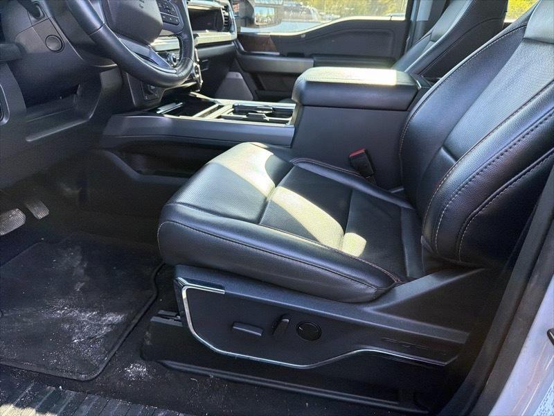 Ford F-350 SD Lariat Crew Cab Long Bed 4WD 2024
