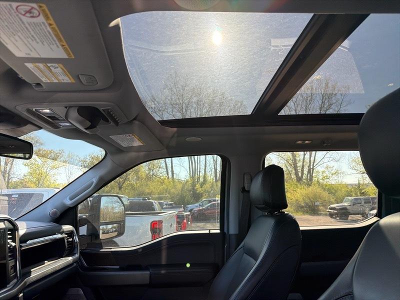 Ford F-350 SD Lariat Crew Cab Long Bed 4WD 2024