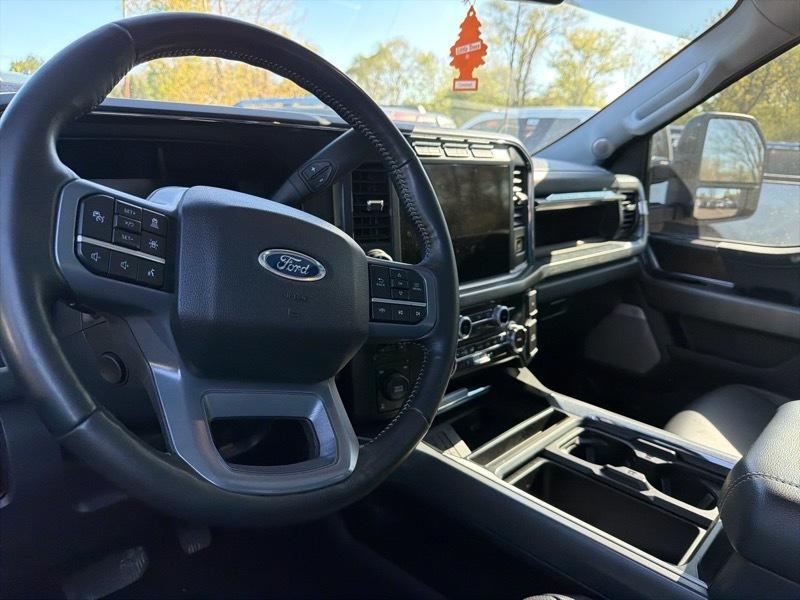 Ford F-350 SD Lariat Crew Cab Long Bed 4WD 2024
