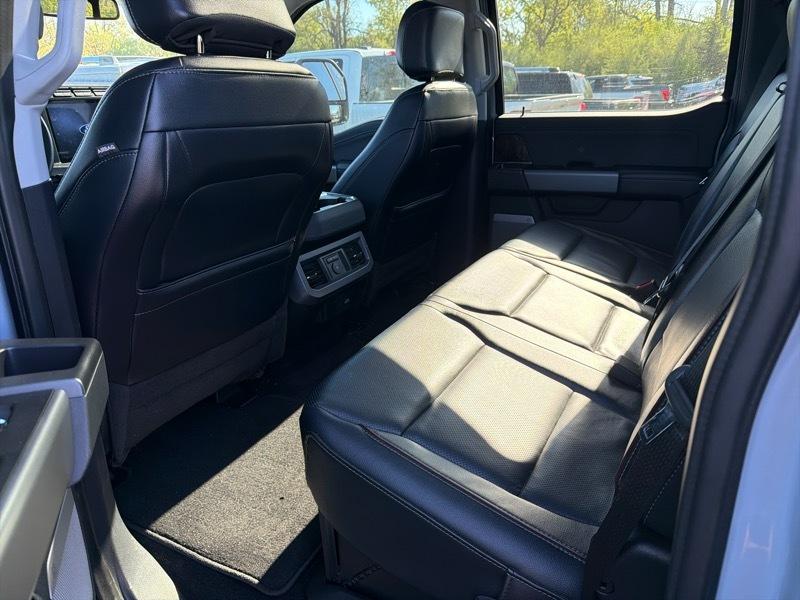 Ford F-350 SD Lariat Crew Cab Long Bed 4WD 2024