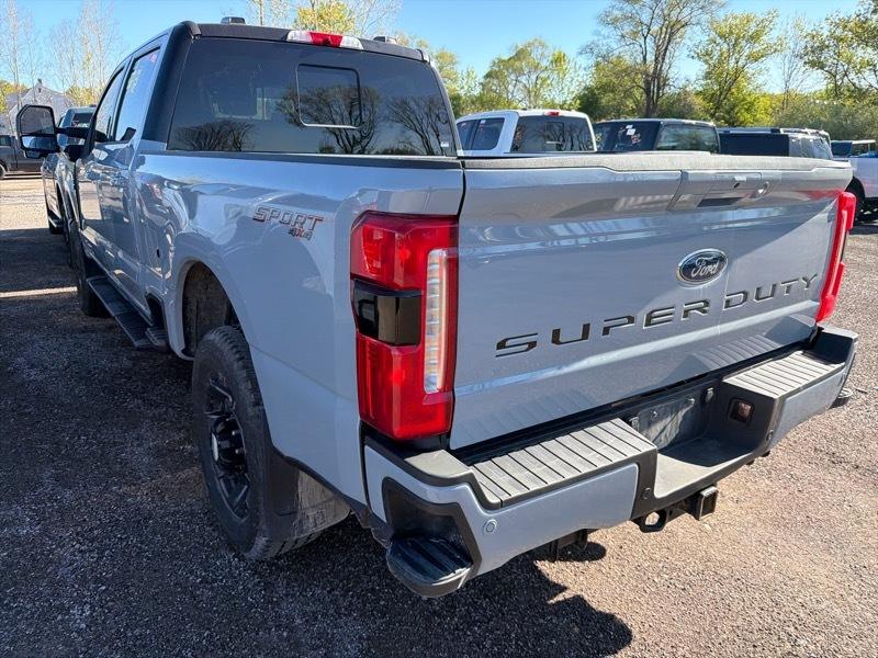 Ford F-350 SD Lariat Crew Cab Long Bed 4WD 2024