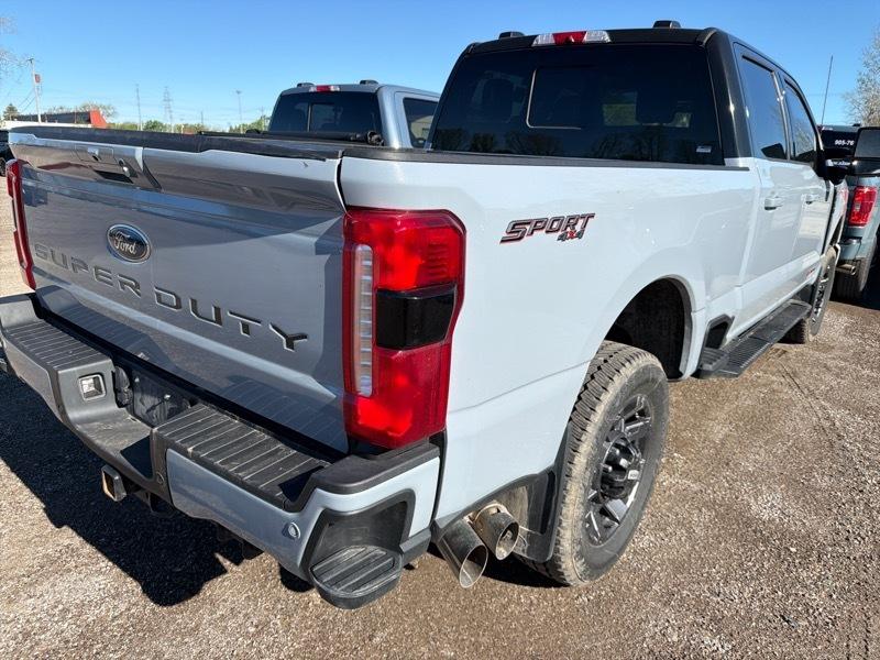 Ford F-350 SD Lariat Crew Cab Long Bed 4WD 2024