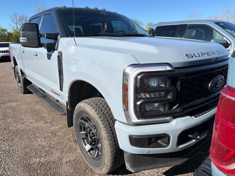 Ford F-350 SD Lariat Crew Cab Long Bed 4WD 2024