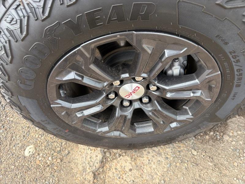 GMC Canyon Elevation Crew Cab 4WD 2024