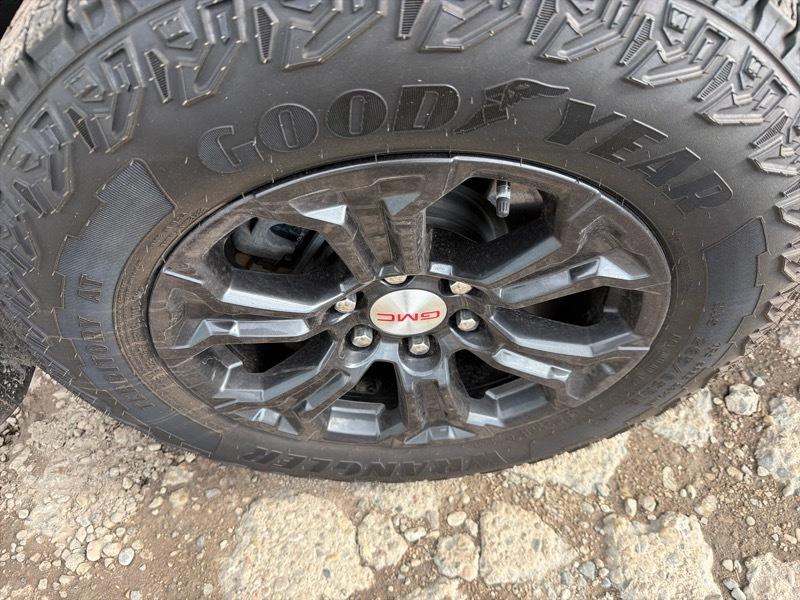 GMC Canyon Elevation Crew Cab 4WD 2024